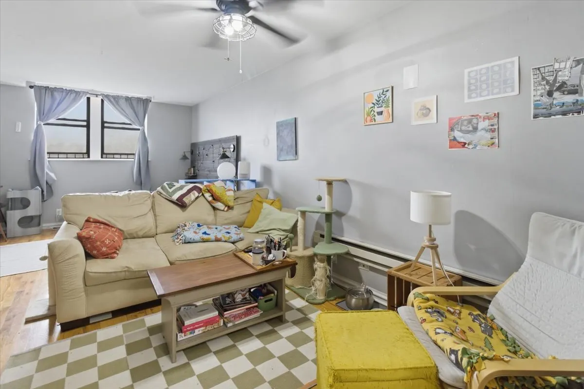 3147 W Wellington Ave, ,  60618, USA 60618-unit#G-Chicago-IL