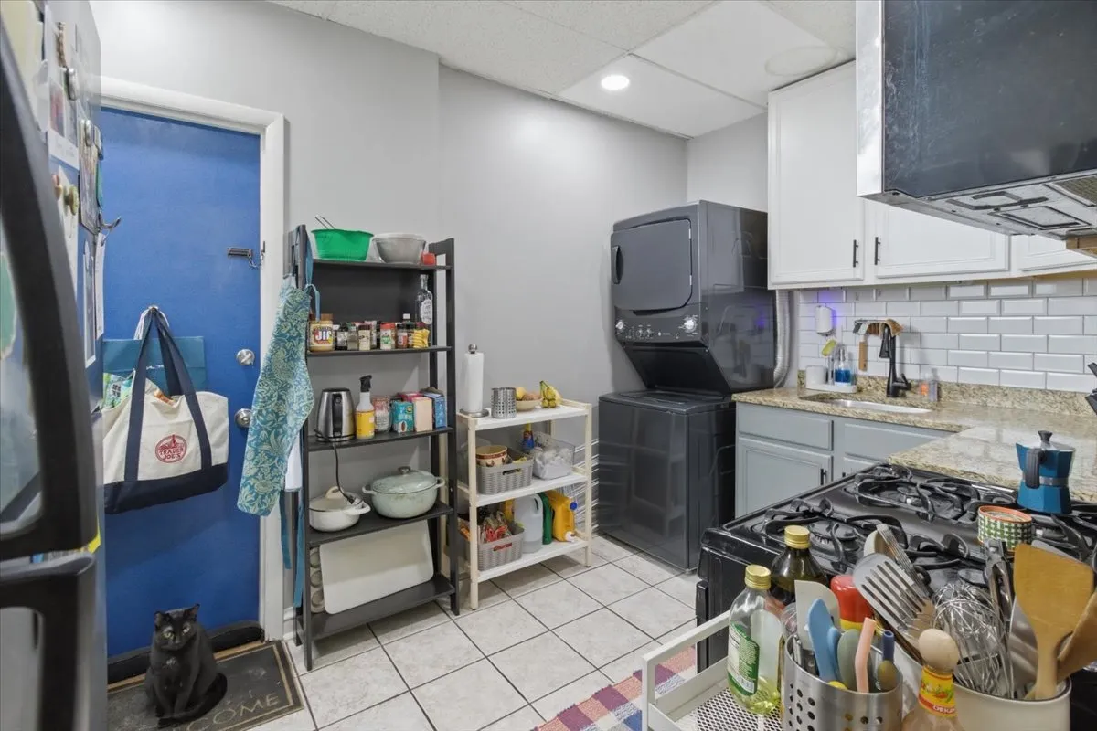 3147 W Wellington Ave, ,  60618, USA 60618-unit#G-Chicago-IL