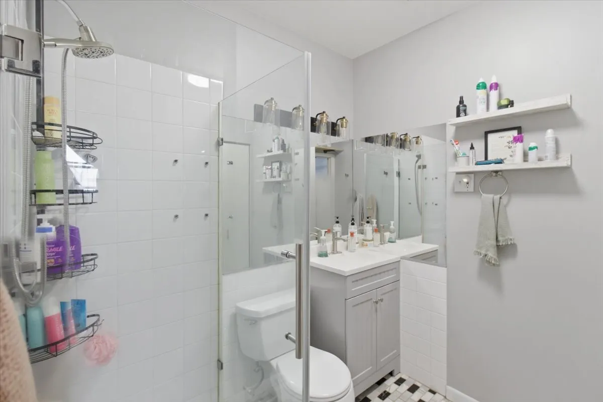 3147 W Wellington Ave, ,  60618, USA 60618-unit#G-Chicago-IL