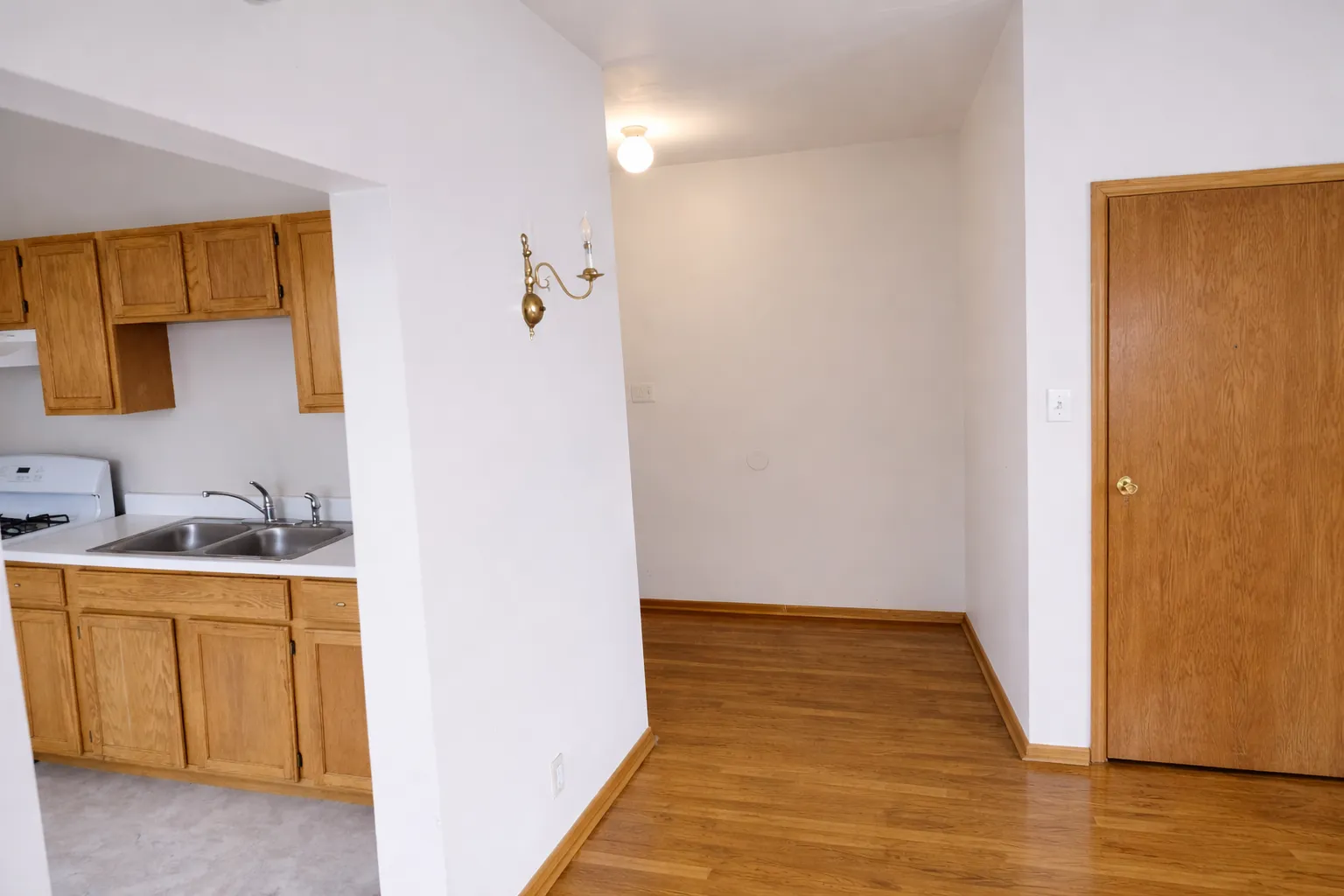 1934 E 74th St, ,  60649, USA 60649-unit#302-Chicago-IL