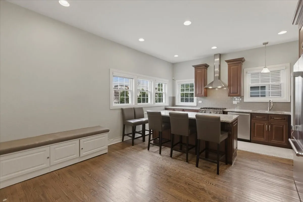 1828 W Berenice Ave, ,  60613, USA 60613-Chicago-IL