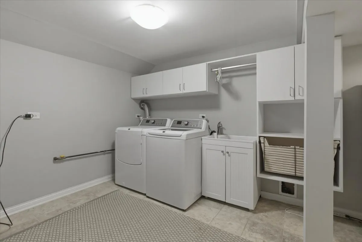 1828 W Berenice Ave, ,  60613, USA 60613-Chicago-IL