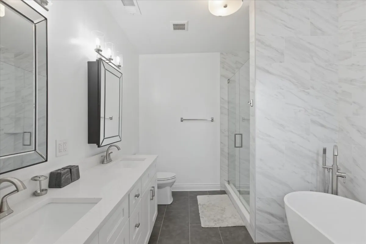 1828 W Berenice Ave, ,  60613, USA 60613-Chicago-IL