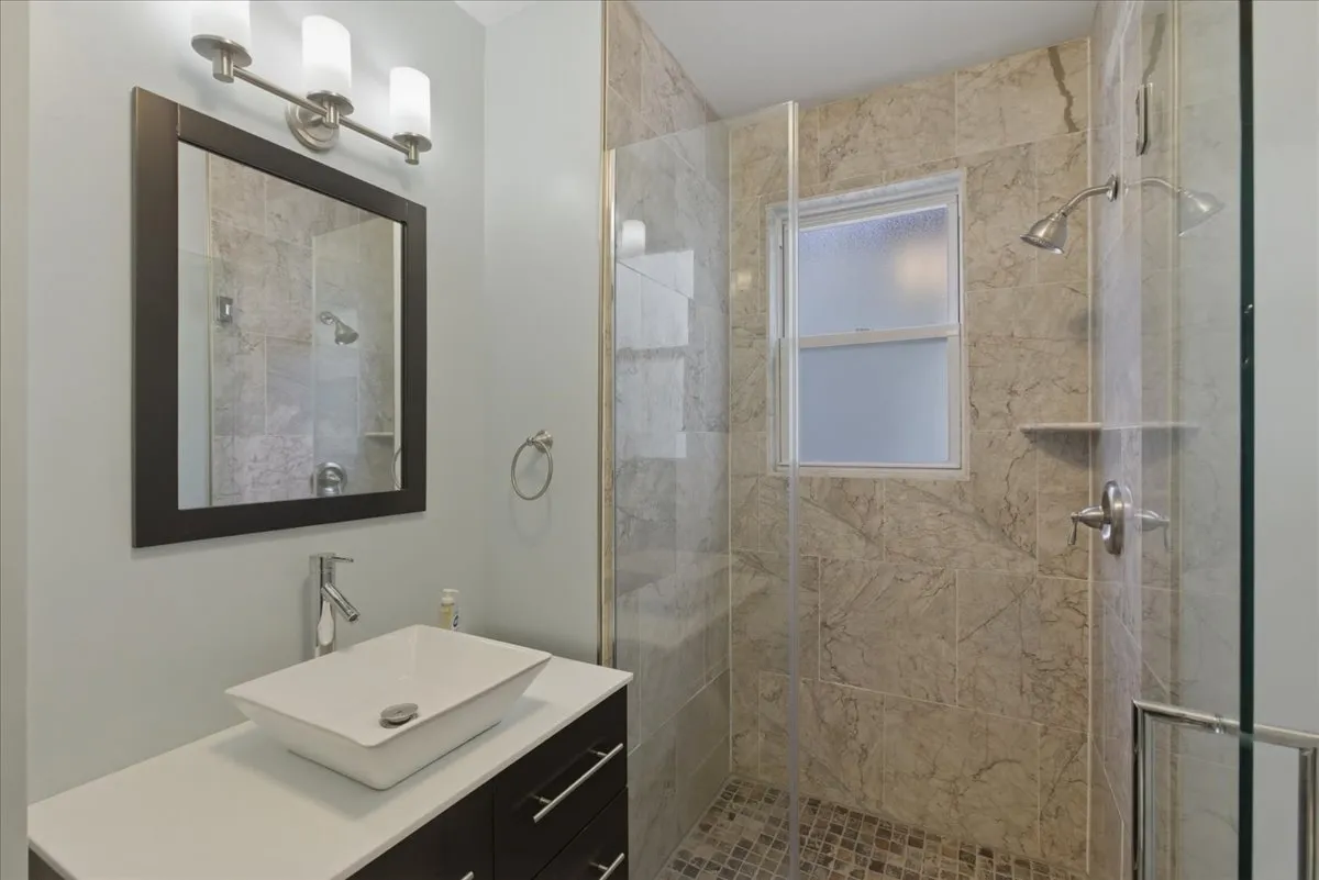 1828 W Berenice Ave, ,  60613, USA 60613-Chicago-IL