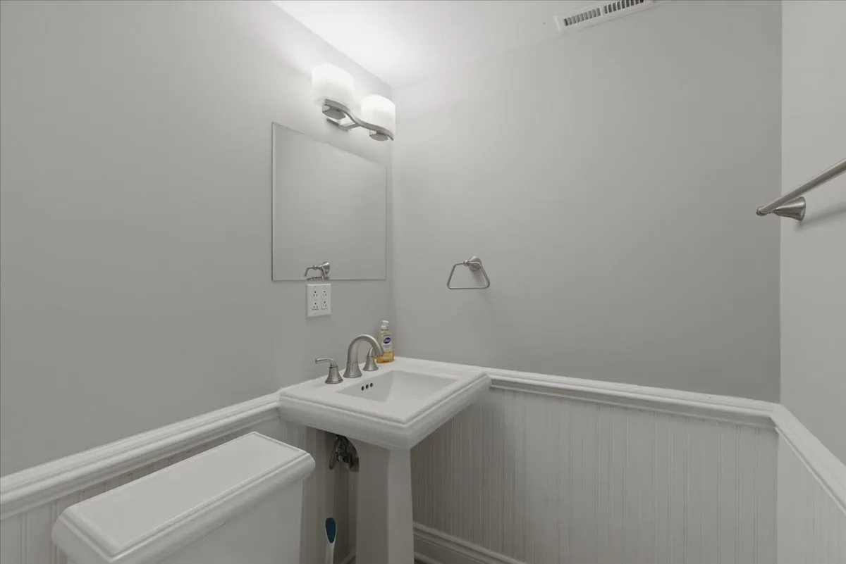 1828 W Berenice Ave, ,  60613, USA 60613-Chicago-IL