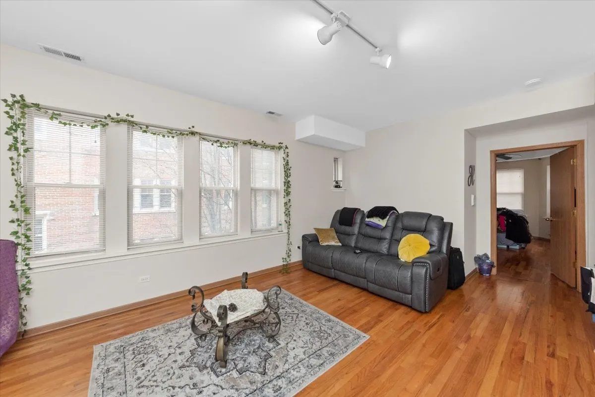 2307 E 70th Pl, , 60649, USA 60649-unit#214-Chicago-IL