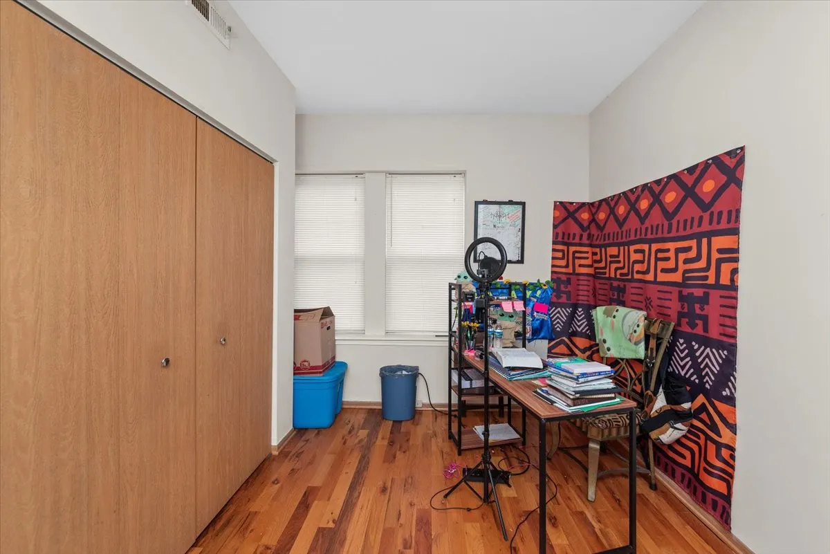 2307 E 70th Pl, , 60649, USA 60649-unit#214-Chicago-IL
