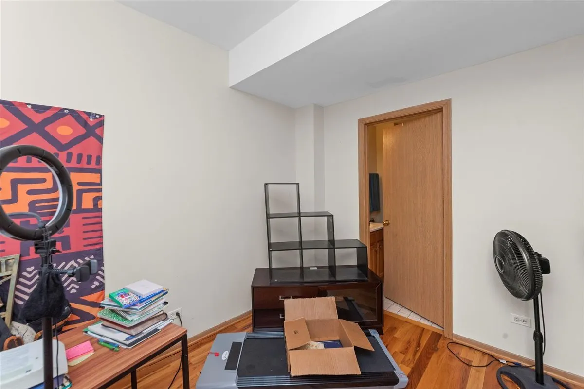 2307 E 70th Pl, , 60649, USA 60649-unit#214-Chicago-IL