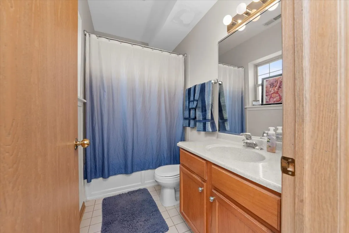 2307 E 70th Pl, , 60649, USA 60649-unit#214-Chicago-IL