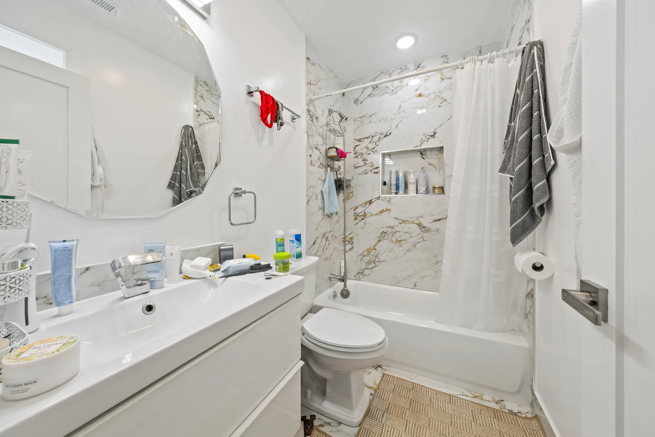 2550 W Balmoral Ave, , 60625, USA 60625-unit#1-Chicago-IL