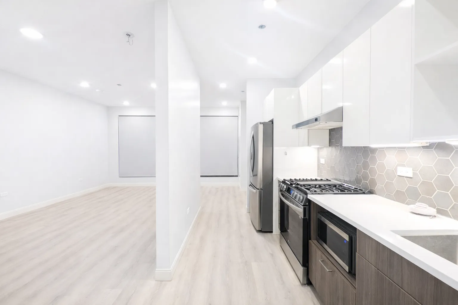 948 W Sunnyside Ave, ,  60640, USA 60640-unit#306-Chicago-IL