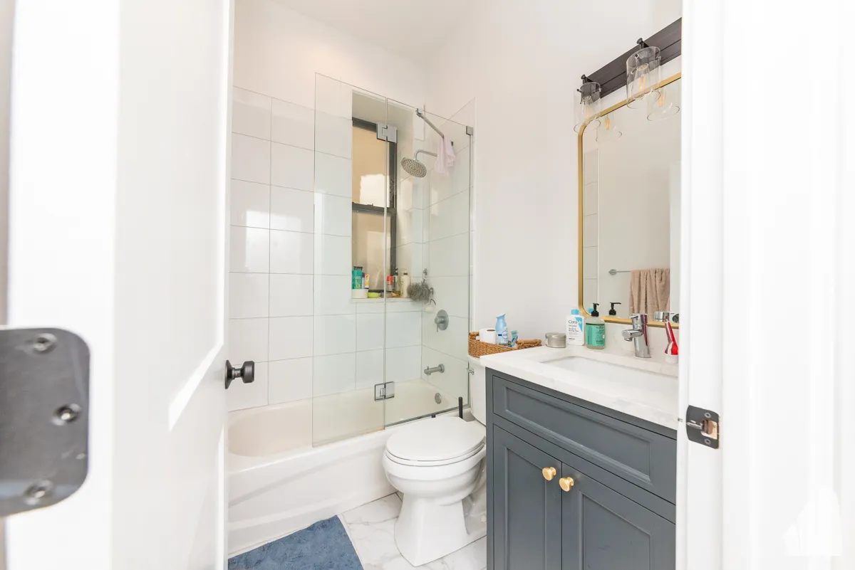 3517 N Reta Ave, ,  60657, USA 60657-unit#2R-Chicago-IL