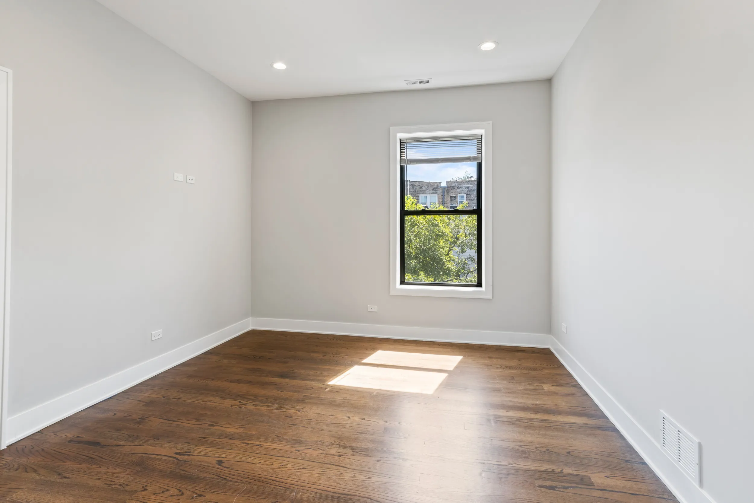 1472 W Summerdale Ave, ,  60640, USA 60640-unit#2RE-Chicago-IL