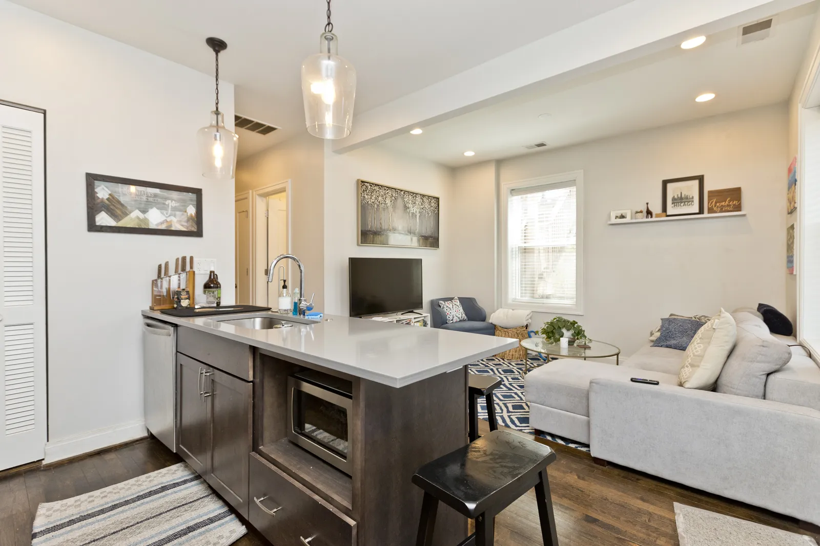 856 N Hermitage Ave, ,  60622, USA 60622-unit#2R-Chicago-IL