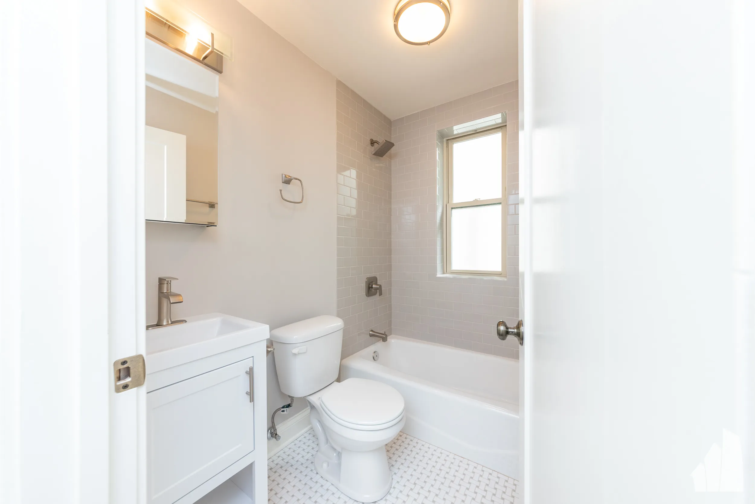 640 W Wrightwood Ave, ,  60614, USA 60614-unit#208-Chicago-IL