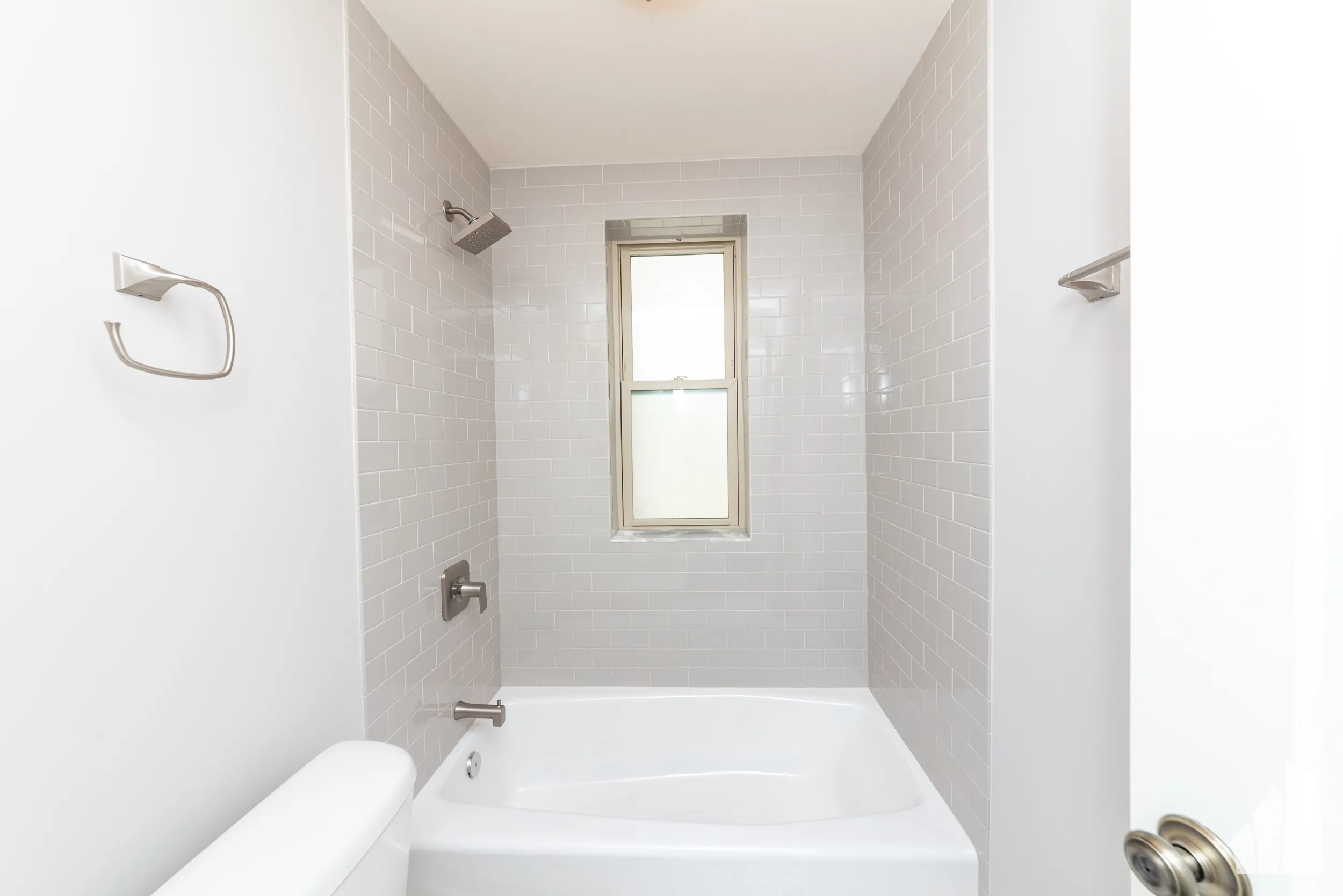 640 W Wrightwood Ave, ,  60614, USA 60614-unit#208-Chicago-IL
