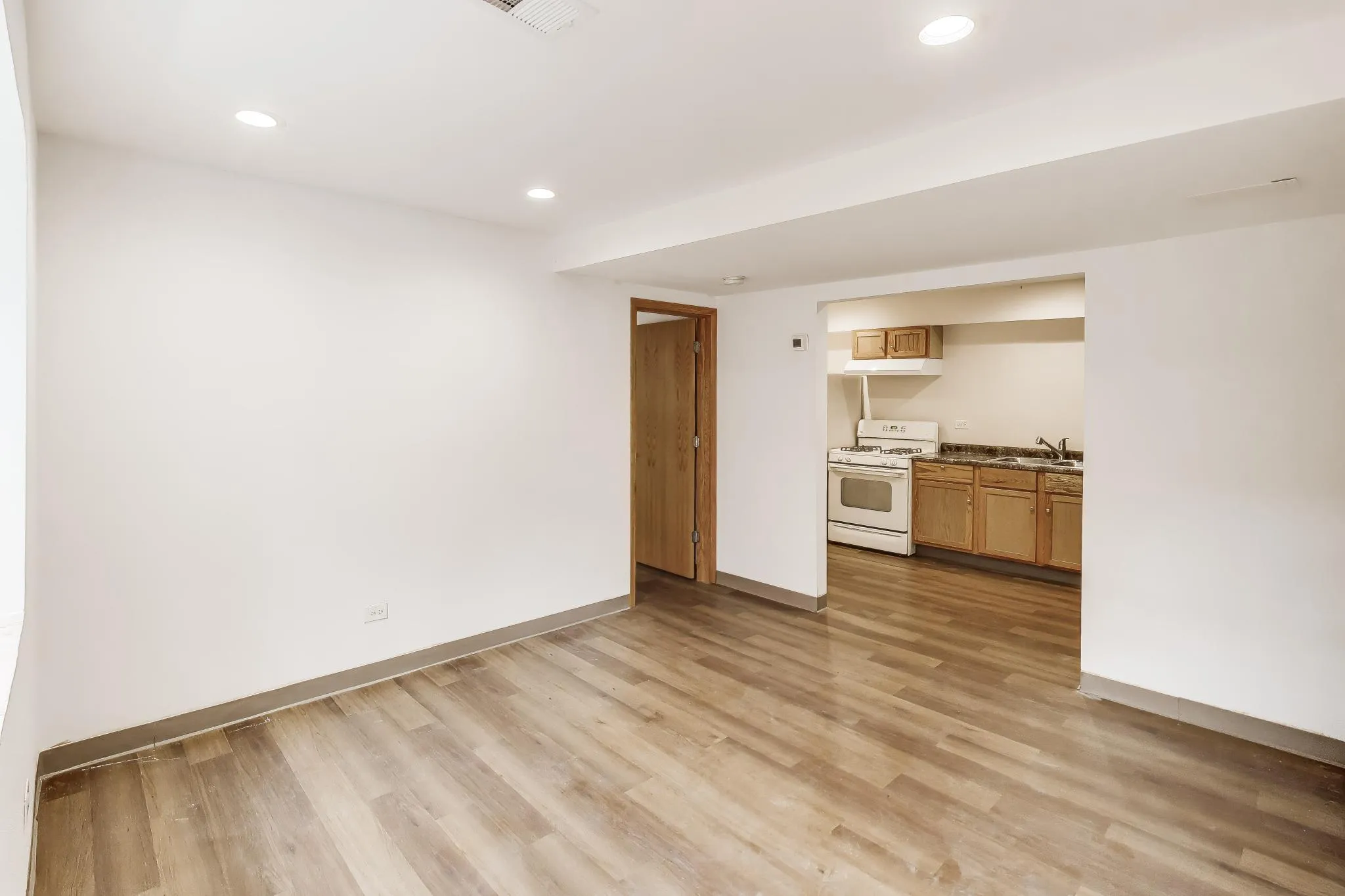 1700 W Cermak Rd, , 60608, USA 60608-unit#BR-Chicago-IL