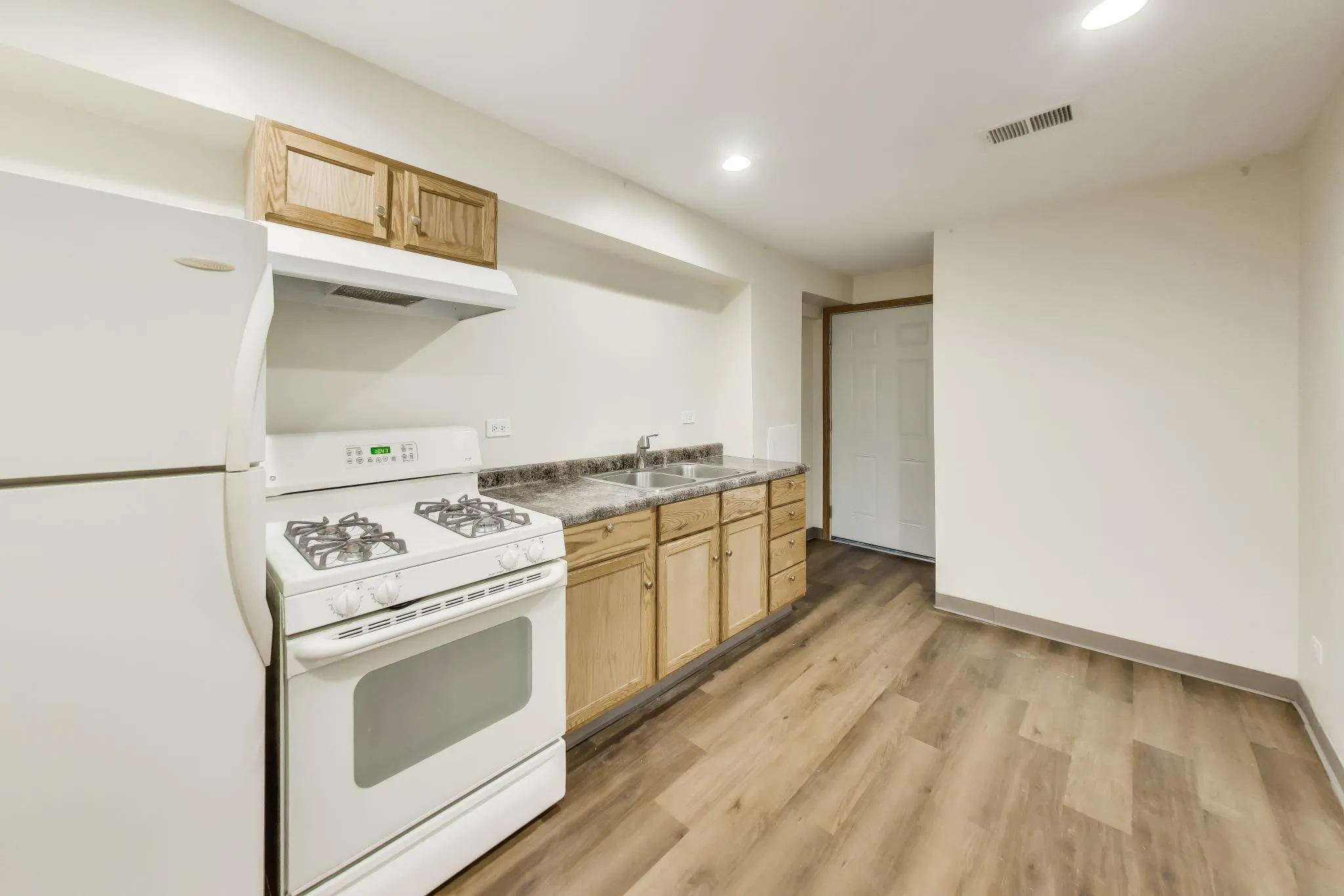 1700 W Cermak Rd, , 60608, USA 60608-unit#BR-Chicago-IL