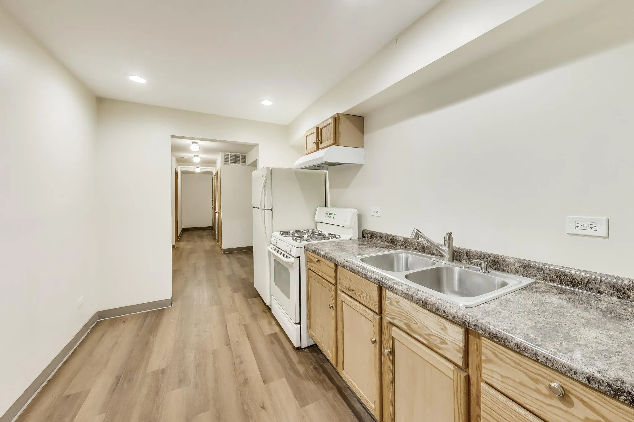 1700 W Cermak Rd, , 60608, USA 60608-unit#BR-Chicago-IL