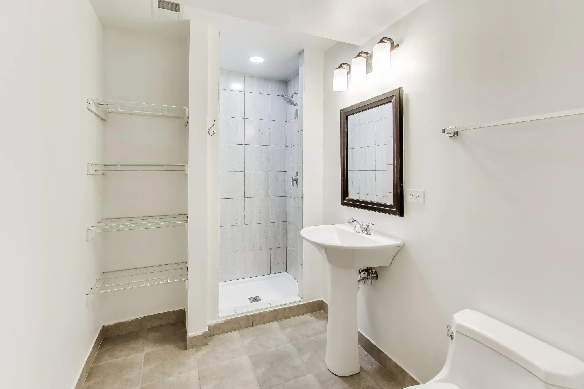 1700 W Cermak Rd, , 60608, USA 60608-unit#BR-Chicago-IL