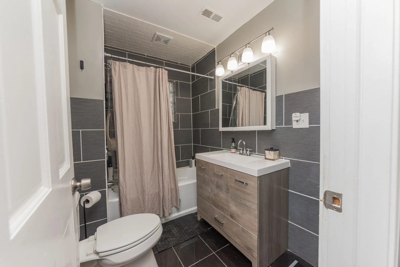 1634 N Campbell Ave, ,  60647, USA 60647-unit#1-Chicago-IL
