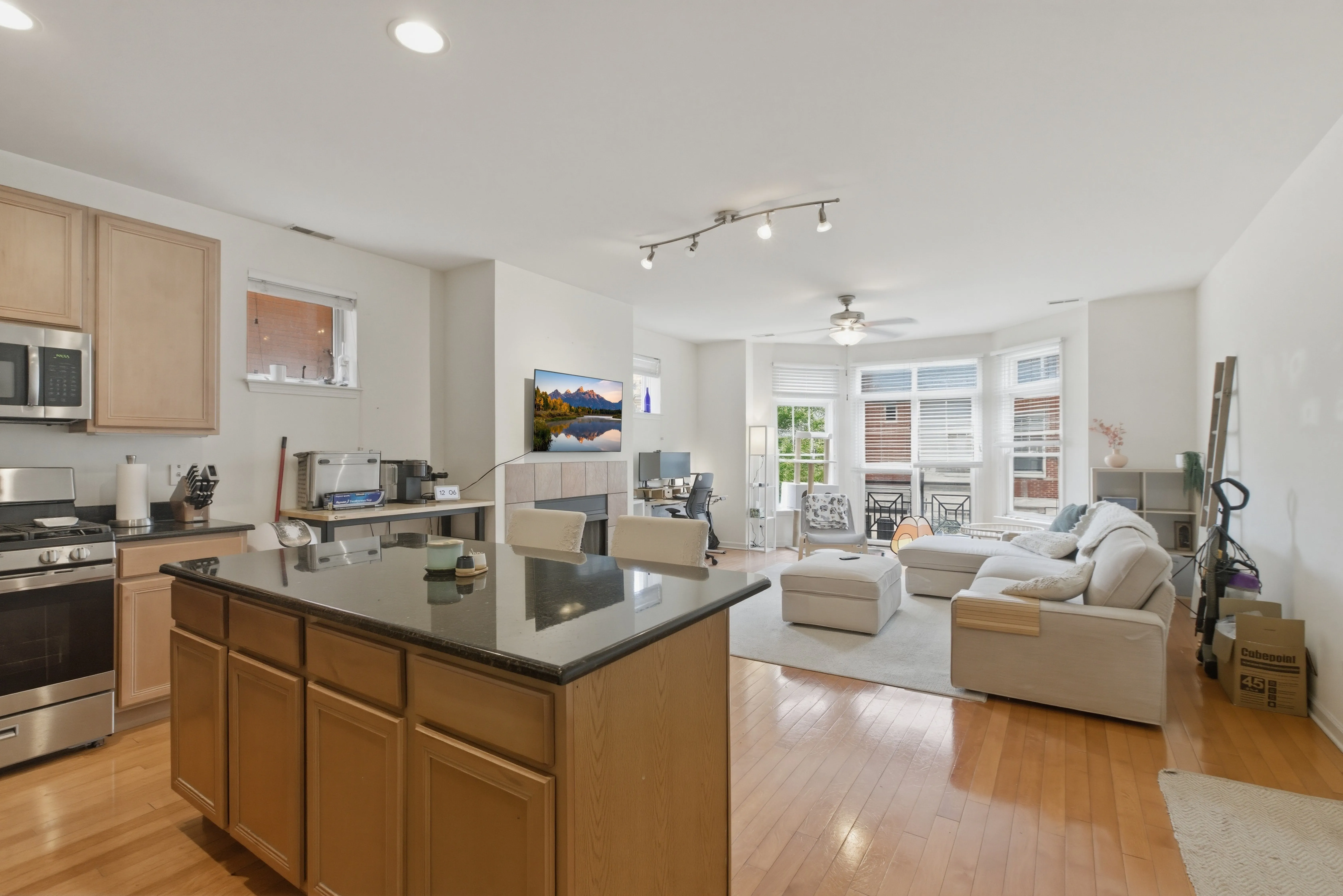 808 W University Ln, , 60608, USA 60608-unit#2B-Chicago-IL
