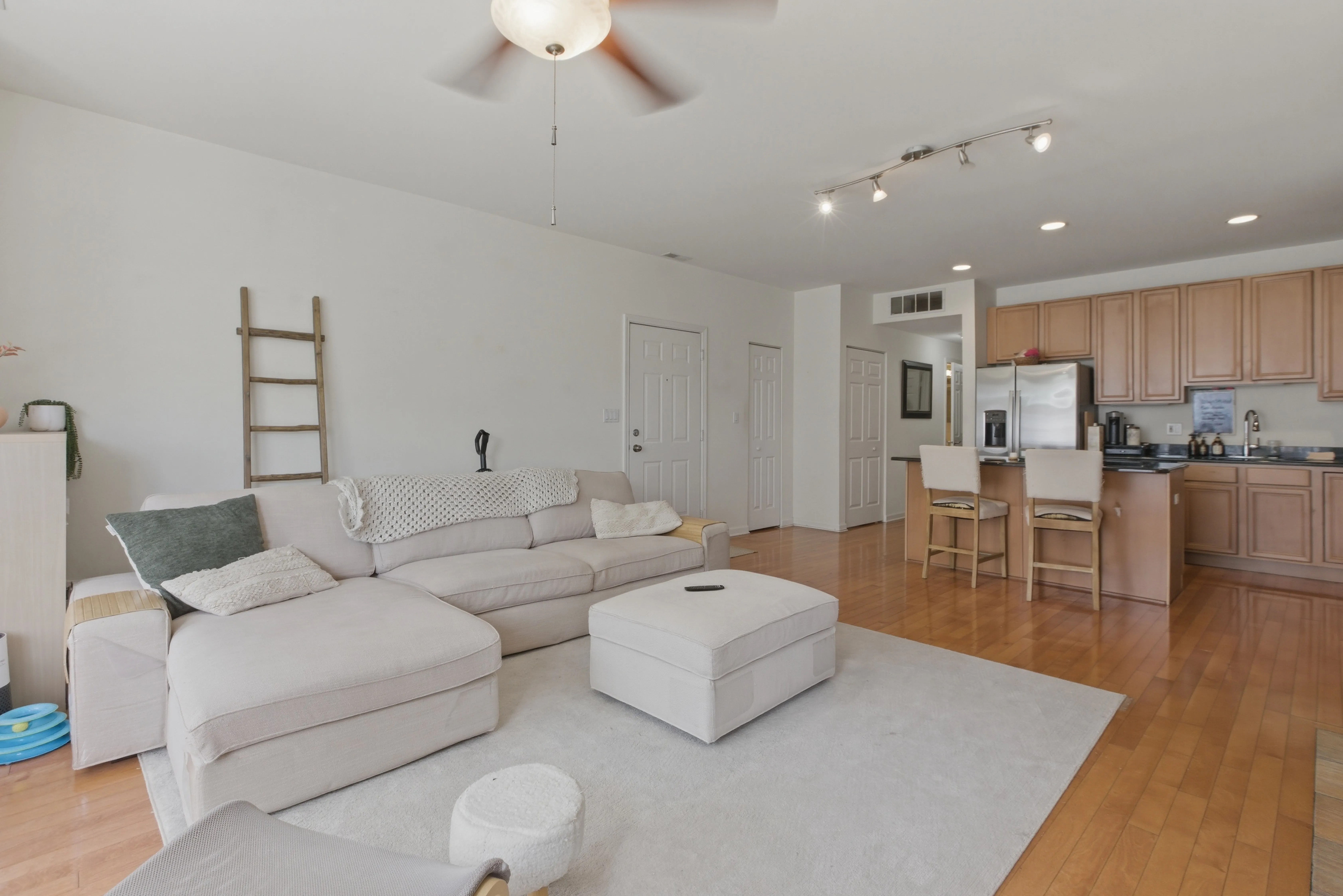 808 W University Ln, , 60608, USA 60608-unit#2B-Chicago-IL