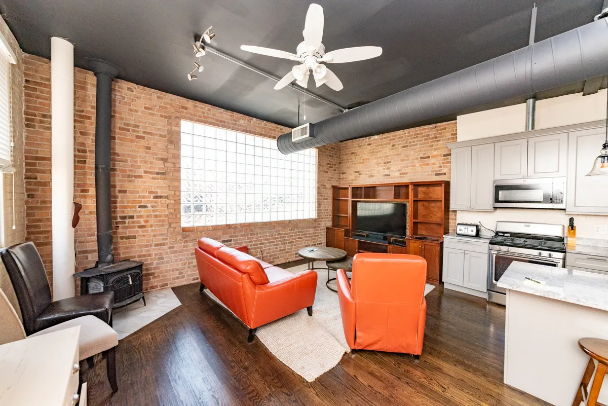 1214 W Belmont Ave, ,  60657, USA 60657-unit#2R-Chicago-IL