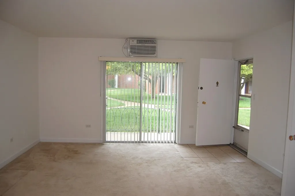 150 E Lake St, ,  60126, USA 60126-unit#04B-Elmhurst-IL