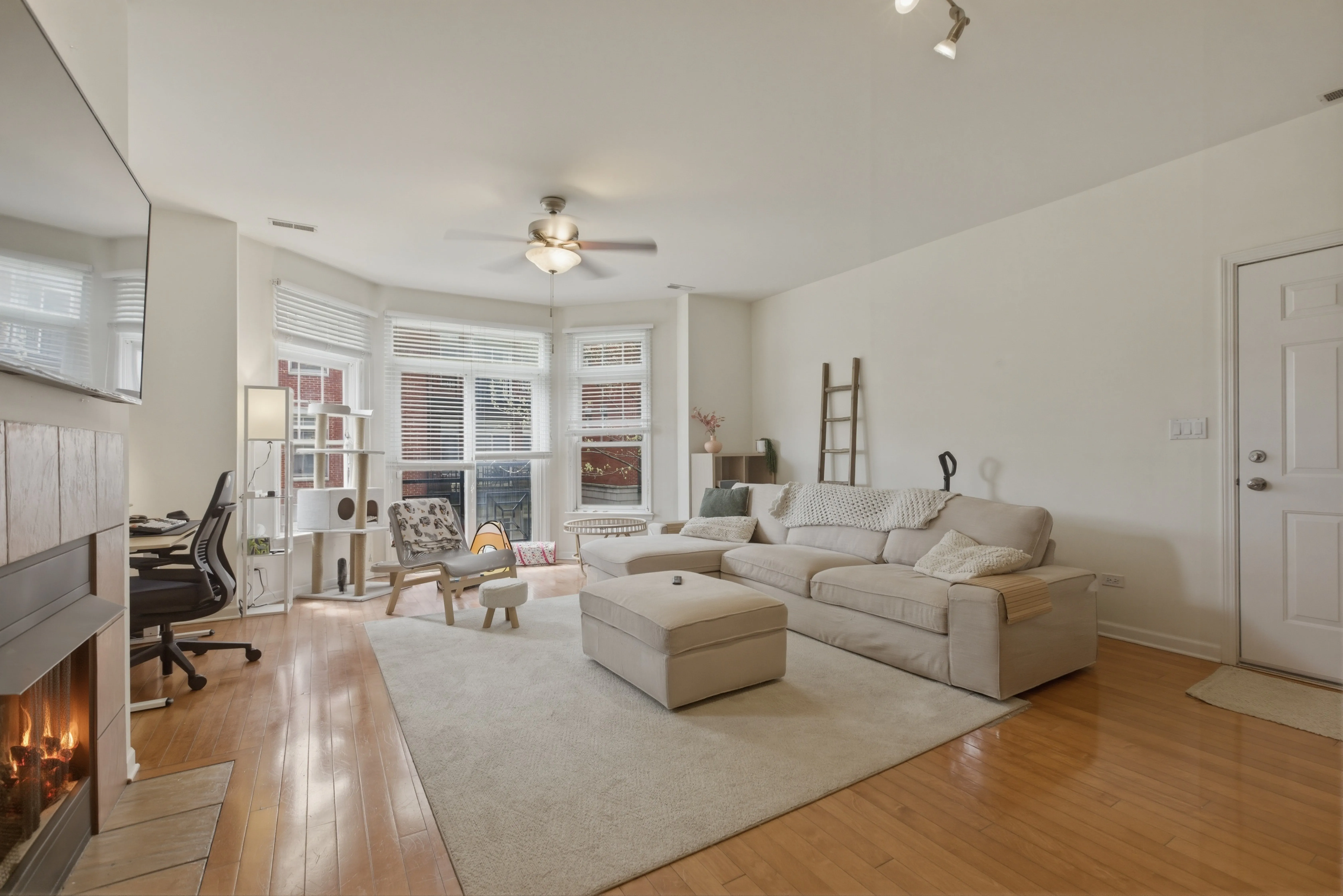 808 W University Ln, , 60608, USA 60608-unit#2B-Chicago-IL