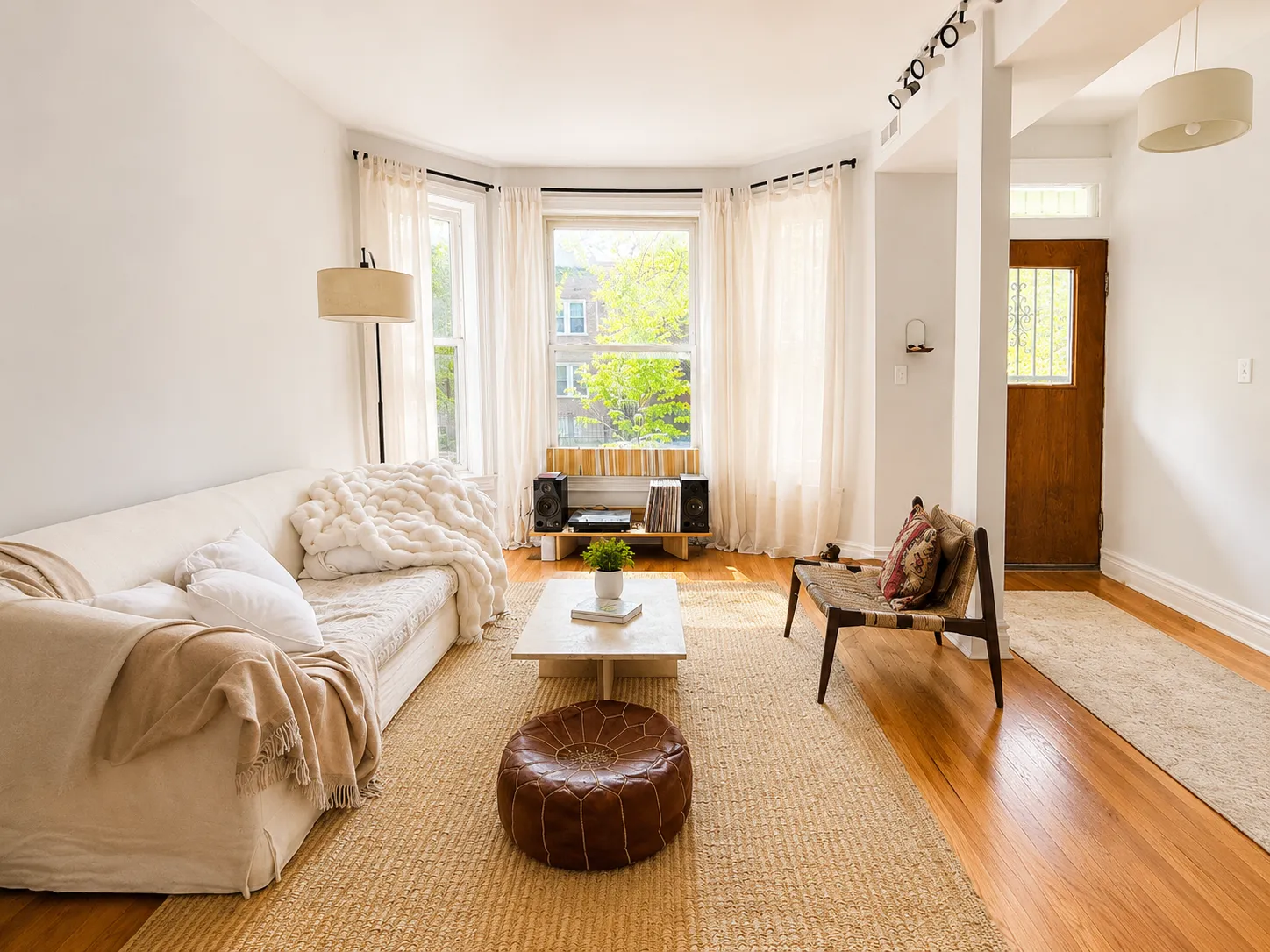 2833 N Albany Ave, ,  60618, USA 60618-unit#1A-Chicago-IL