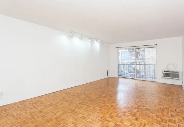 4334 N Clarendon Ave, ,  60613, USA 60613-unit#209-Chicago-IL