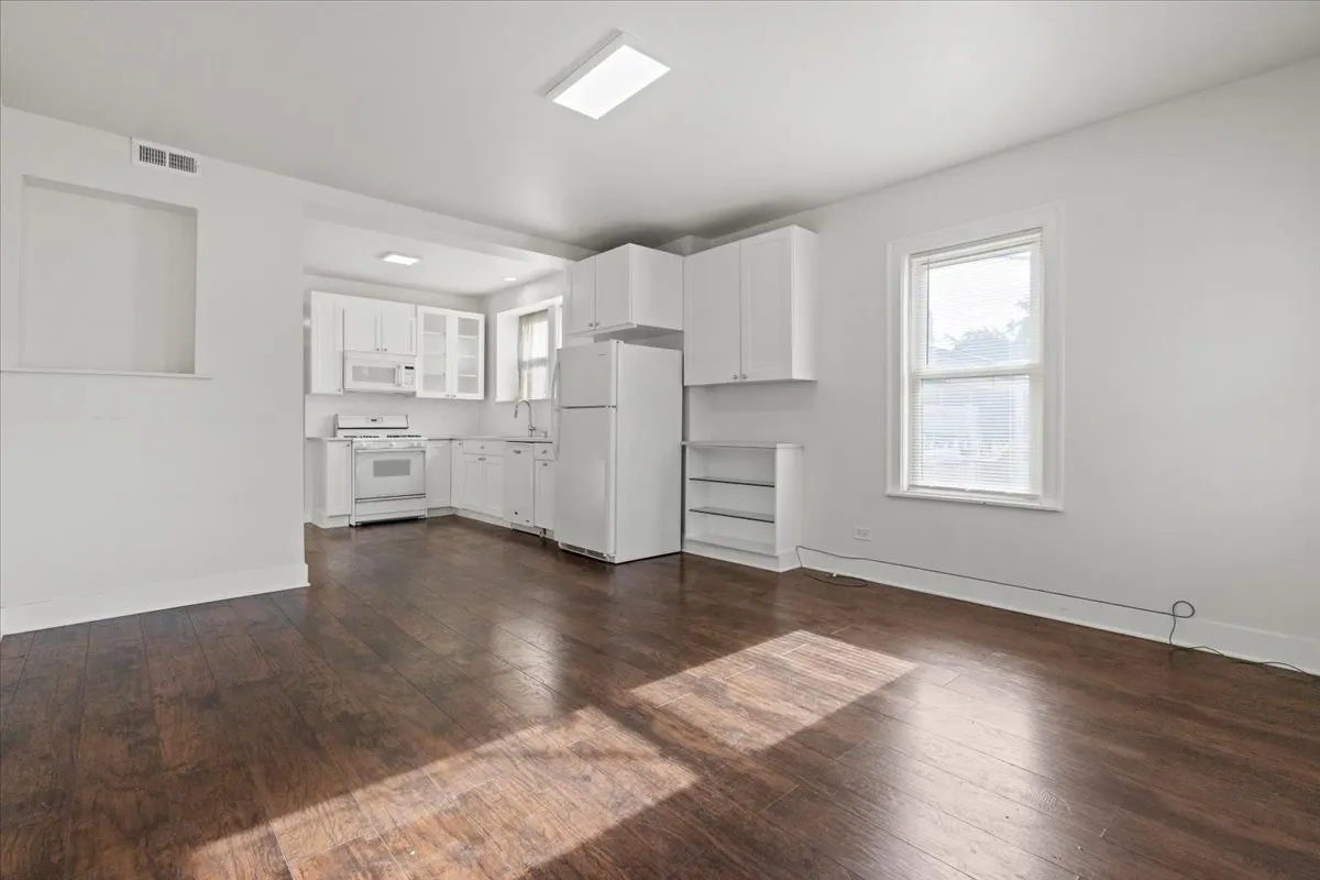 5742 N Milwaukee Ave, , 60646, USA 60646-unit#2A-Chicago-IL