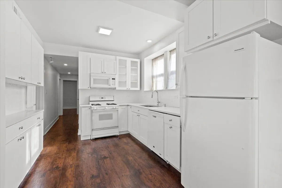 5742 N Milwaukee Ave, , 60646, USA 60646-unit#2A-Chicago-IL