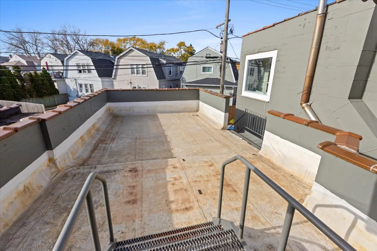 5742 N Milwaukee Ave, , 60646, USA 60646-unit#2A-Chicago-IL
