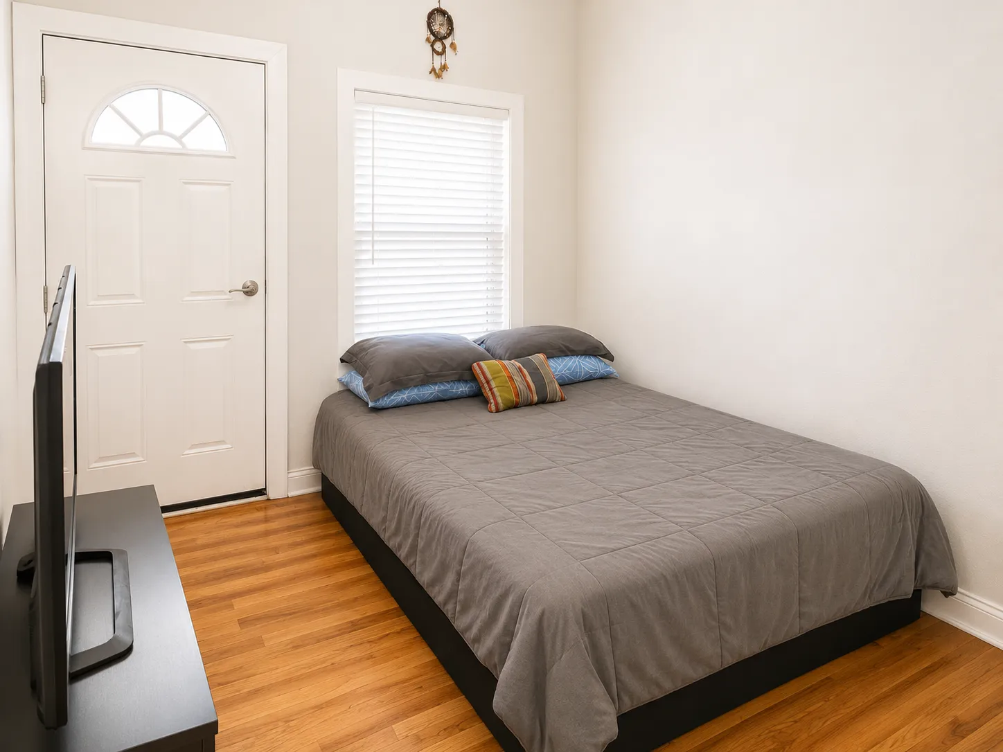 3040 N Milwaukee Ave, , 60618, USA 60606-unit#2R-Chicago-IL