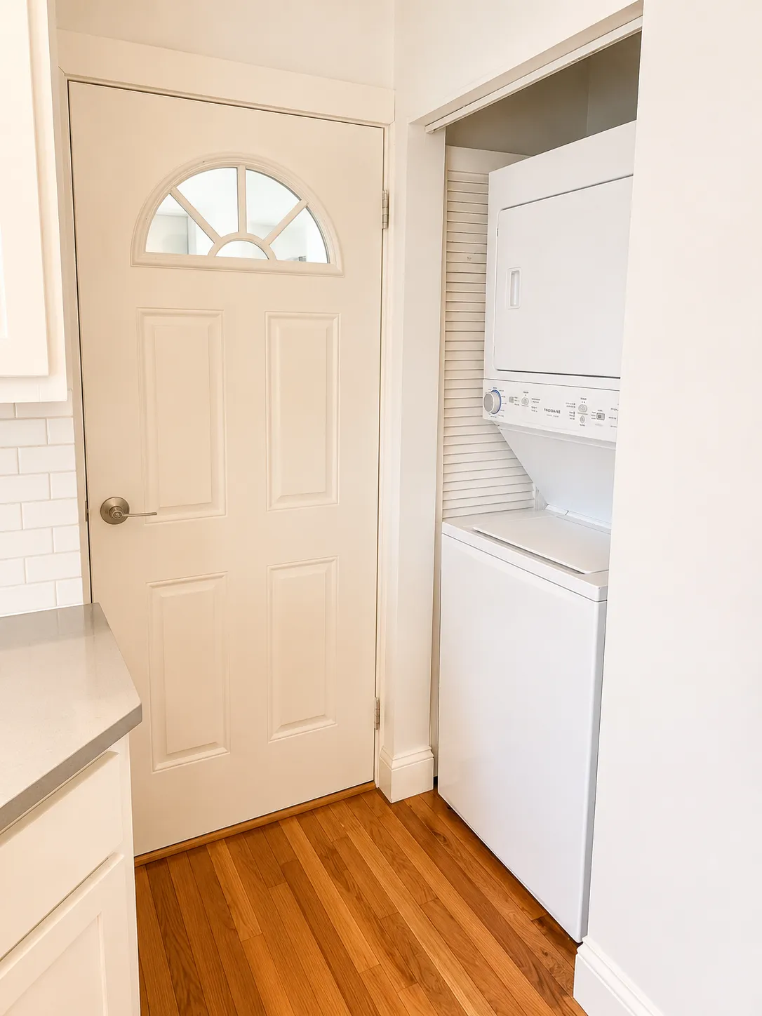 3040 N Milwaukee Ave, , 60618, USA 60606-unit#2R-Chicago-IL