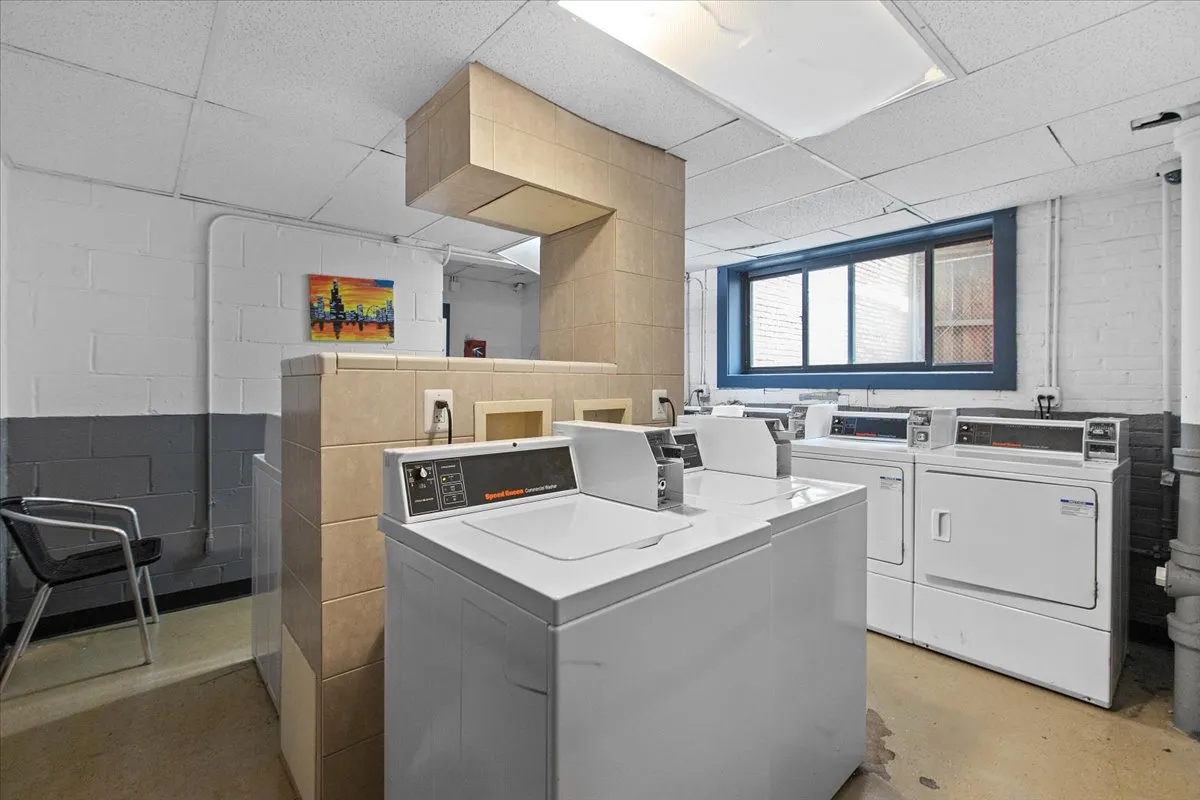 541 W Oakdale Ave, ,  60657, USA 60657-unit#403-Chicago-IL