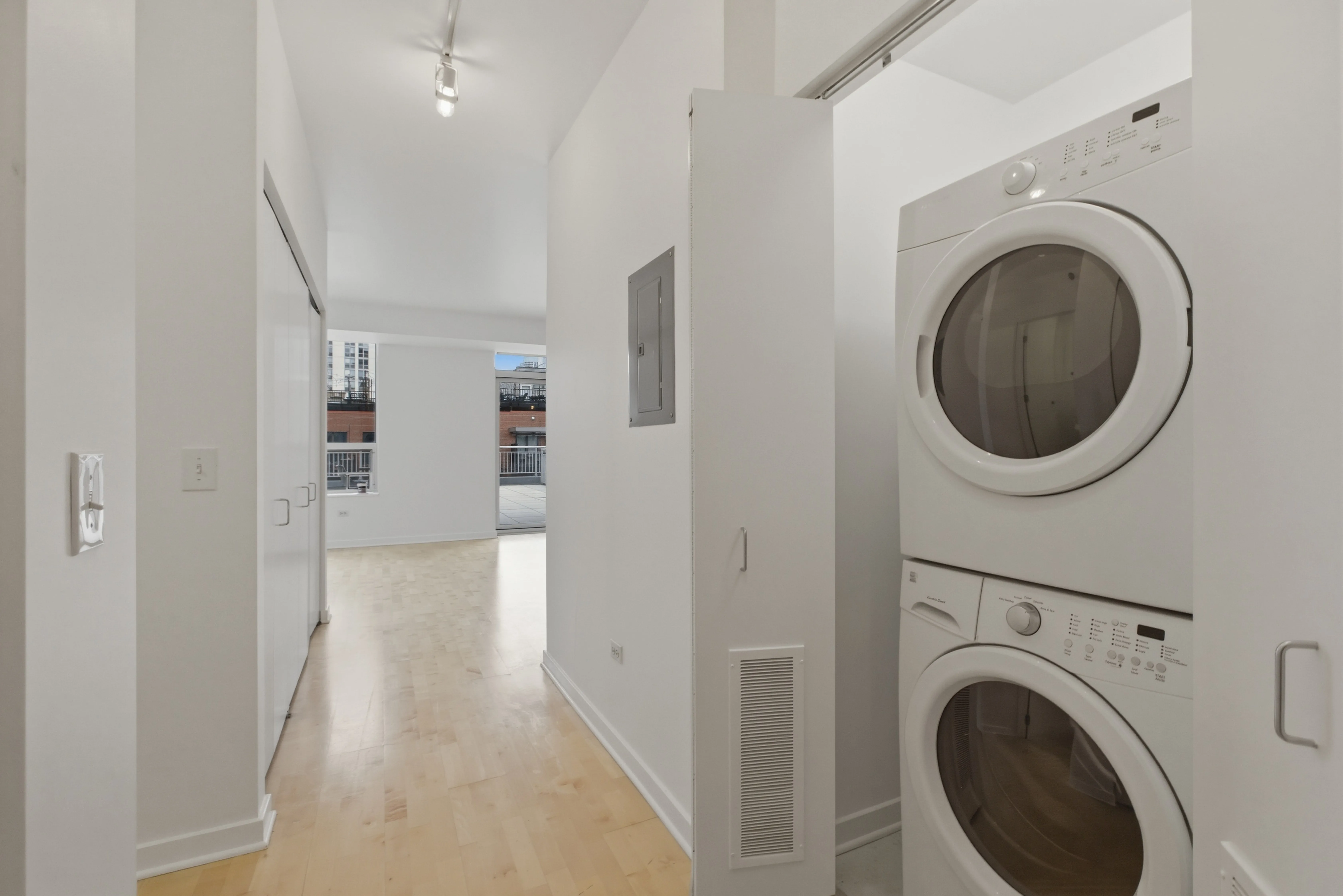 330 W Grand Ave, ,  60654, USA 60654-unit#808-Chicago-IL