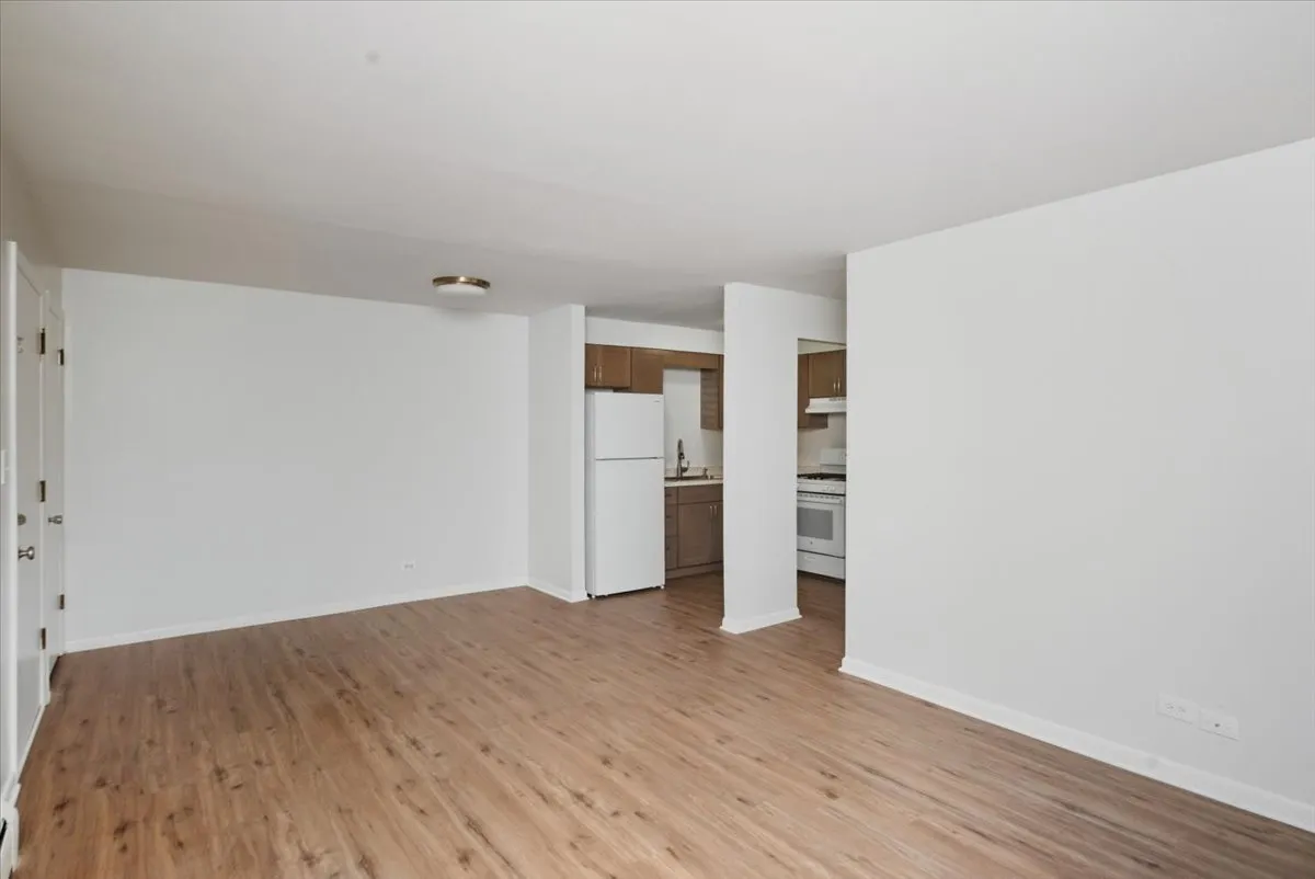126 W Washington St, ,  60073, USA 60073-unit#324-Round Lake-IL