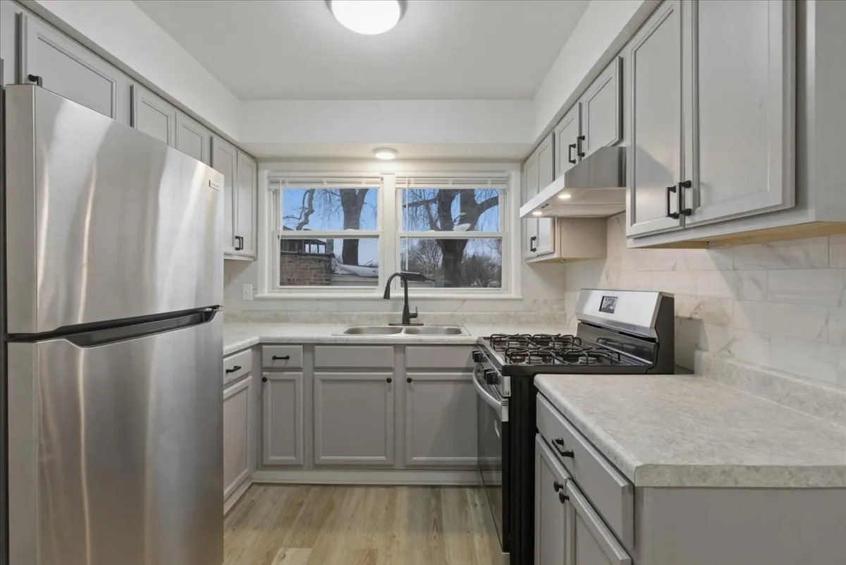 8917 S Cottage Grove Ave, , 60619, USA 60619-unit#2E-Chicago-IL
