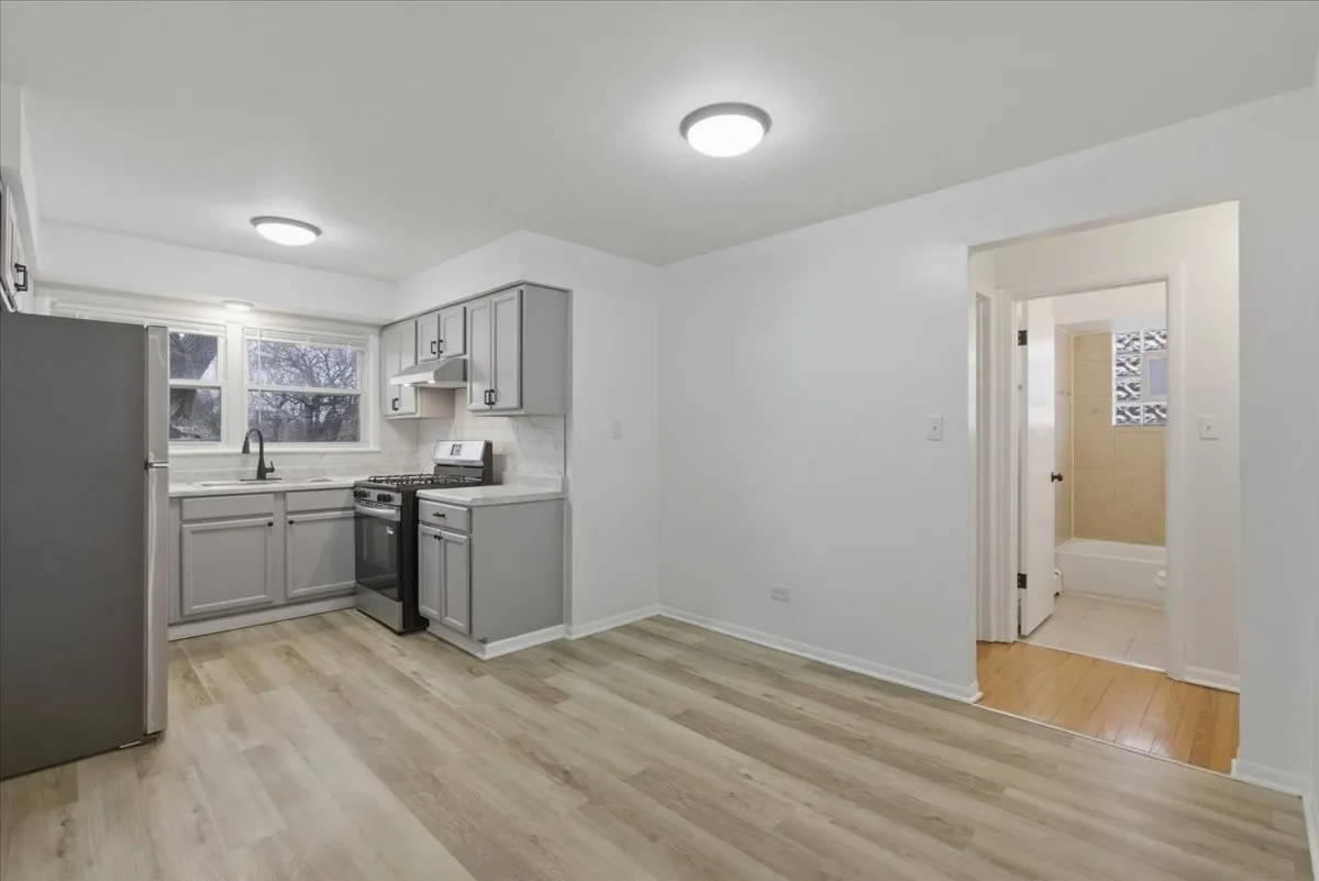 8917 S Cottage Grove Ave, , 60619, USA 60619-unit#2E-Chicago-IL