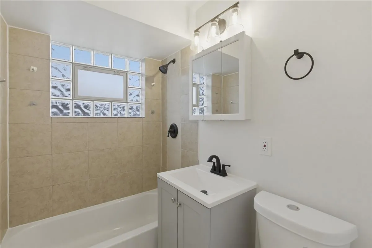 8917 S Cottage Grove Ave, , 60619, USA 60619-unit#2E-Chicago-IL