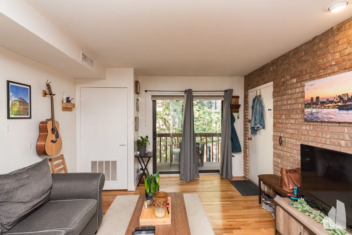 803 W Oakdale Ave, ,  60657, USA 60657-unit#2-Chicago-IL