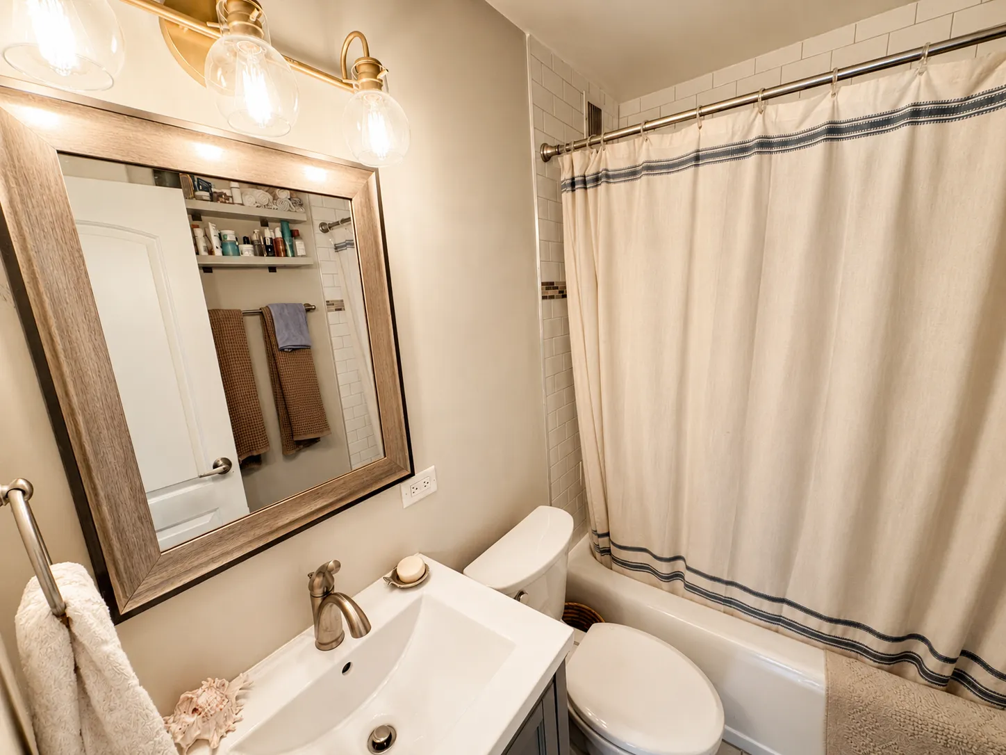 3950 N Lake Shore Dr, ,  60613, USA 60613-unit#2027-Chicago-IL