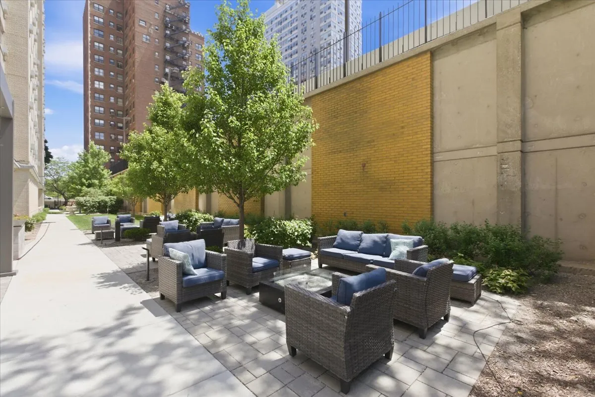 3950 N Lake Shore Dr, ,  60613, USA 60613-unit#2027-Chicago-IL