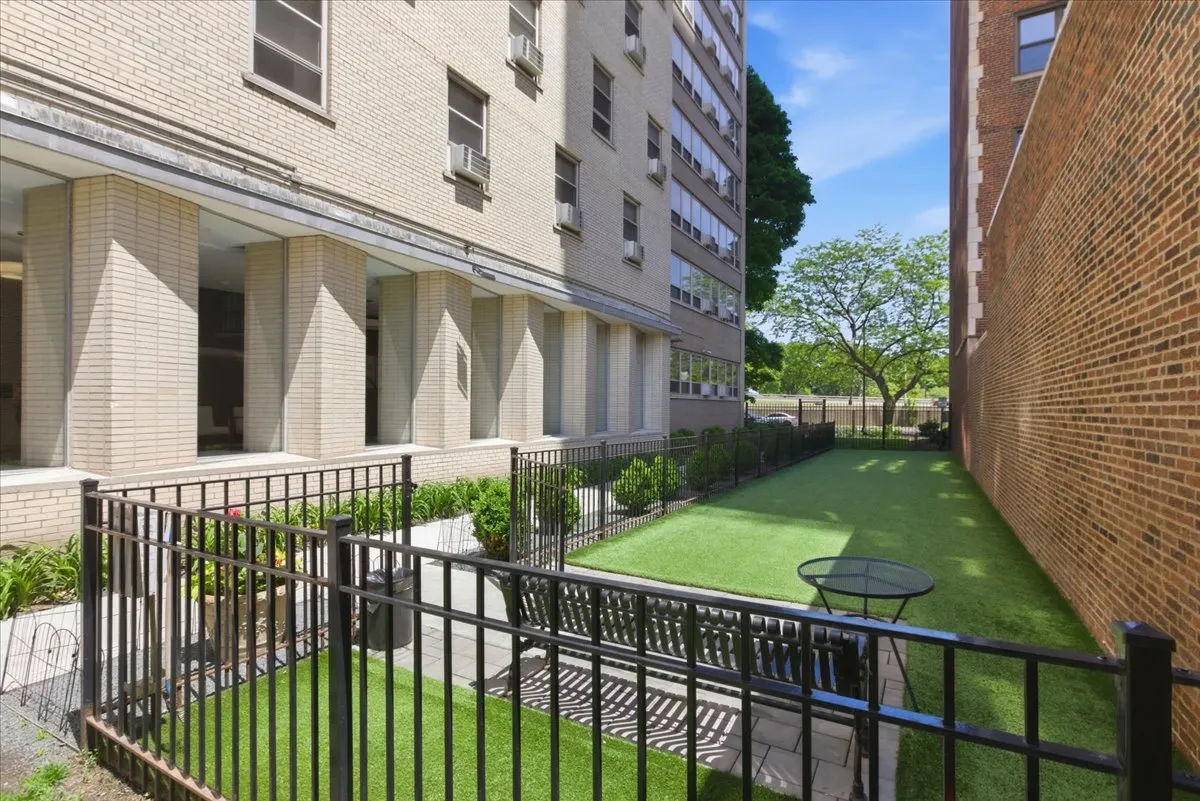 3950 N Lake Shore Dr, ,  60613, USA 60613-unit#2027-Chicago-IL