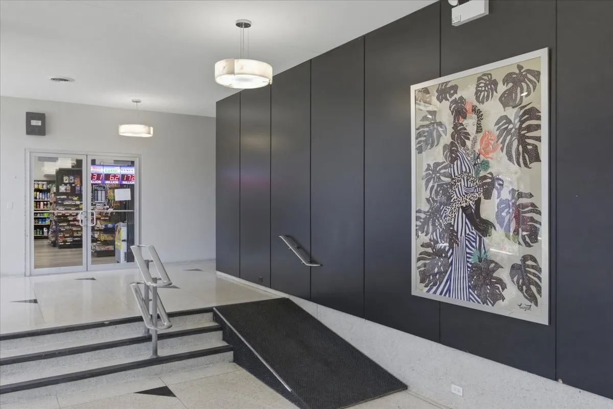3950 N Lake Shore Dr, ,  60613, USA 60613-unit#2027-Chicago-IL