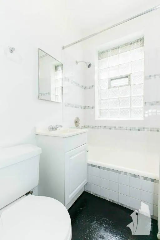 5516 N Kenmore Ave, ,  60640, USA 60640-unit#400-Chicago-IL