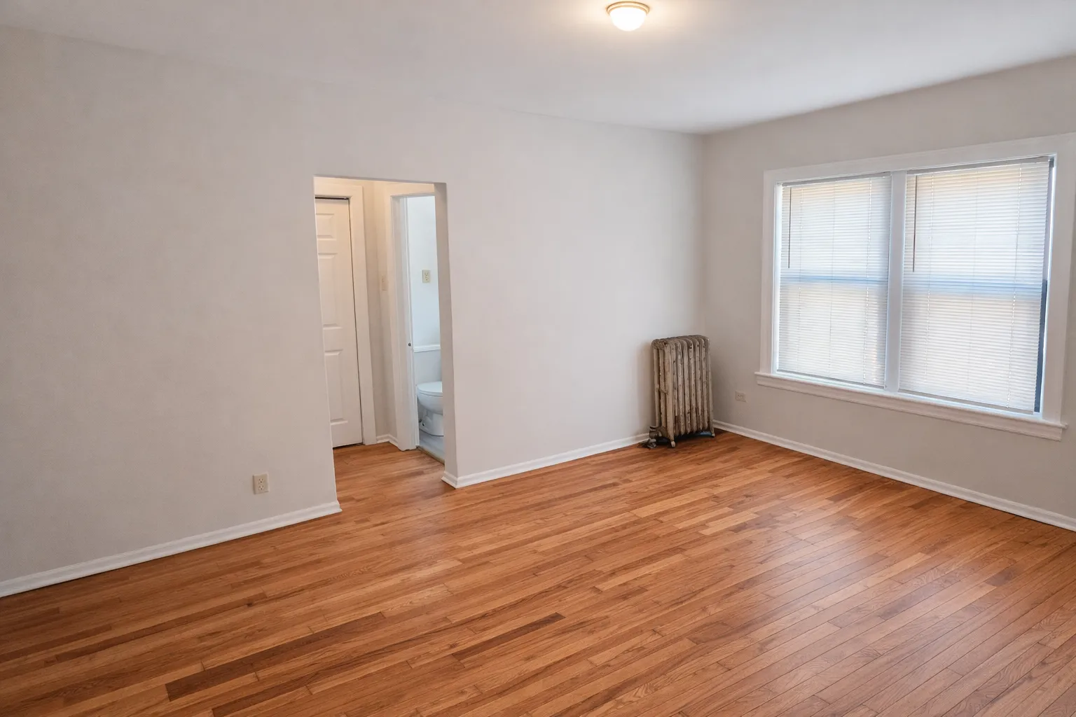6716 S Merrill Ave, , 60649, USA 60649-unit#1W-Chicago-IL